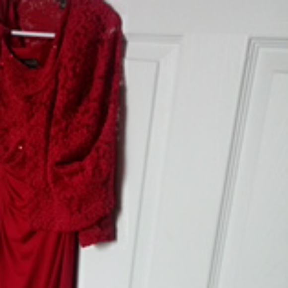 Dress - Picture 3 of 3